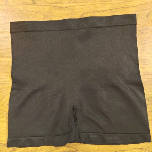 NWOT- AWESOME SKINNY GIRL BLACK SMOOTHERS & SHAPERS BOY SHORTS - Picture 2 of 10
